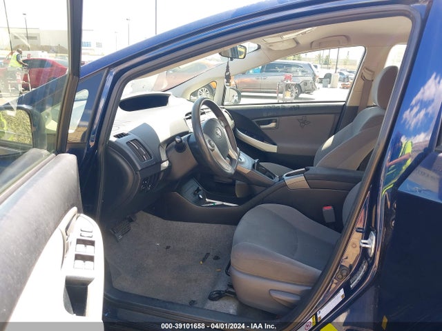 Toyota Prius Two 2014 JTDKN3DU0E1772153 Image 5