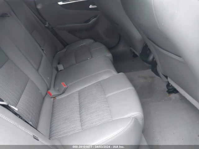 Chevrolet IMPALA 1LT 2018 2G1105S39J9117150 Image 8