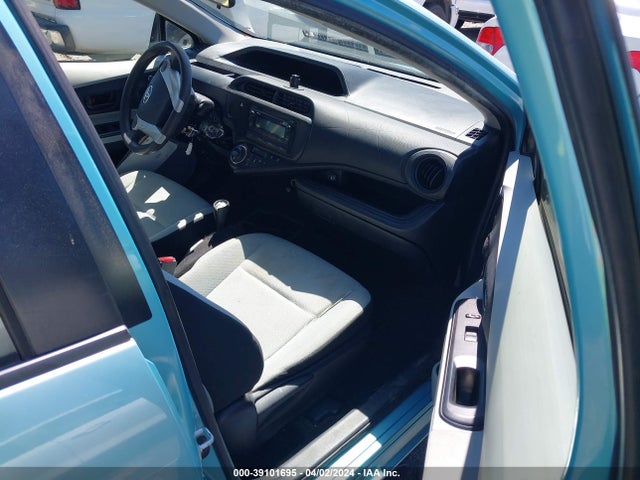 Toyota Prius C One 2014 JTDKDTB33E1059731 Image 5