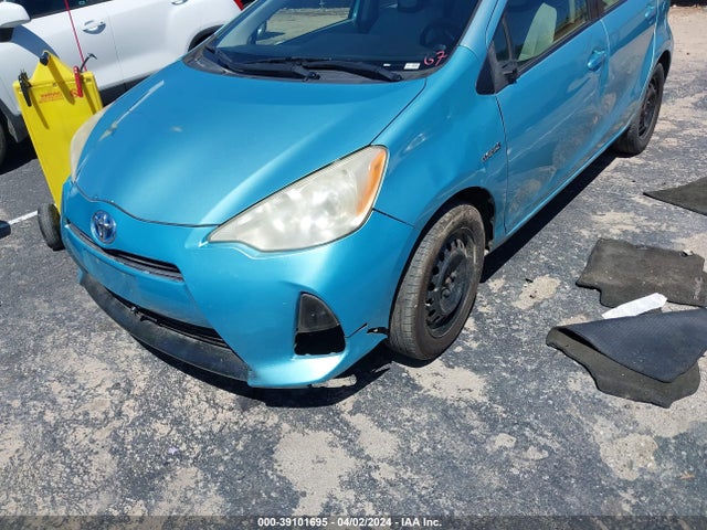 Toyota Prius C One 2014 JTDKDTB33E1059731 Image 6