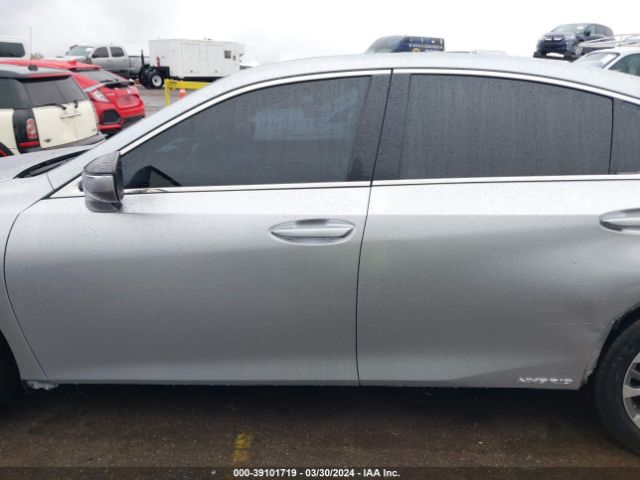 58ACA1C19NU013127 Lexus ES 300H
