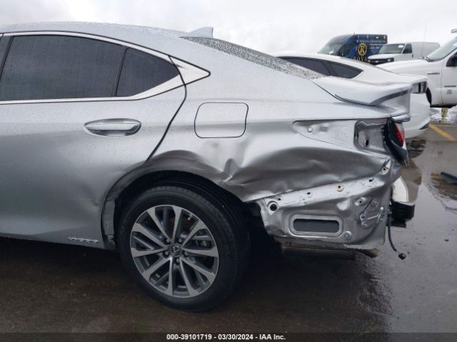 58ACA1C19NU013127 Lexus ES 300H