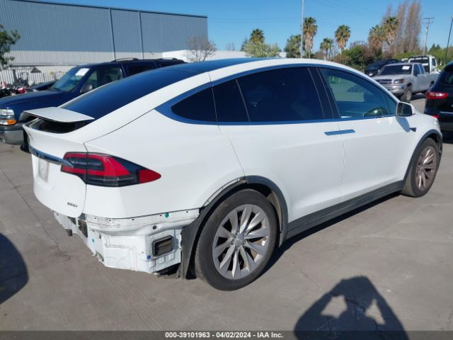 5YJXCBE28HF060861 Tesla Model X 100d/75d/90d