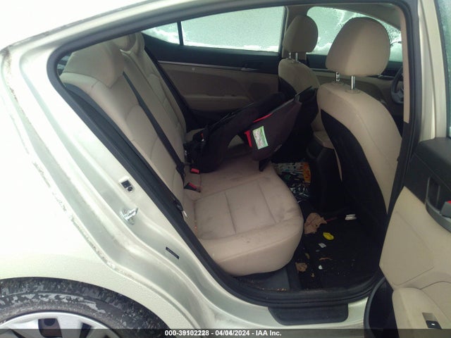 Hyundai ELANTRA SE 2018 5NPD74LF7JH347754 Image 8