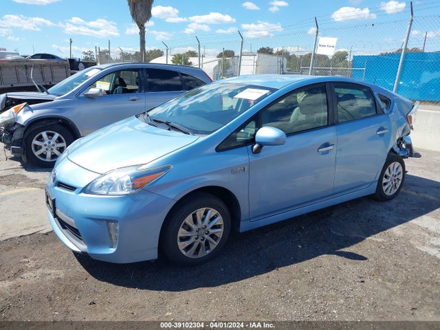 Toyota PRIUS PLUG-IN 2014 JTDKN3DP9E3056348 Image 2