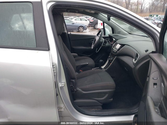 Chevrolet TRAX LS 2017 KL7CJKSB7HB255990 Image 5