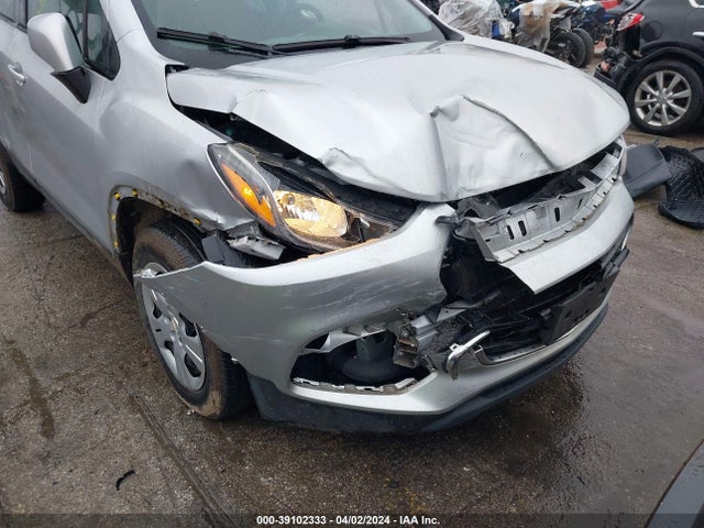 Chevrolet TRAX LS 2017 KL7CJKSB7HB255990 Image 6