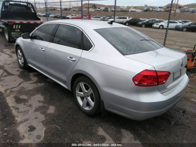 1VWBV7A30FC062613 Volkswagen Passat 2.0l Tdi Se