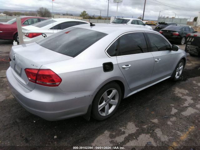 1VWBV7A30FC062613 Volkswagen Passat 2.0l Tdi Se