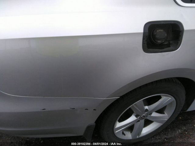 1VWBV7A30FC062613 Volkswagen Passat 2.0l Tdi Se