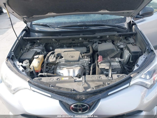 Toyota RAV4 LE 2018 JTMZFREV0JJ212231 Image 10