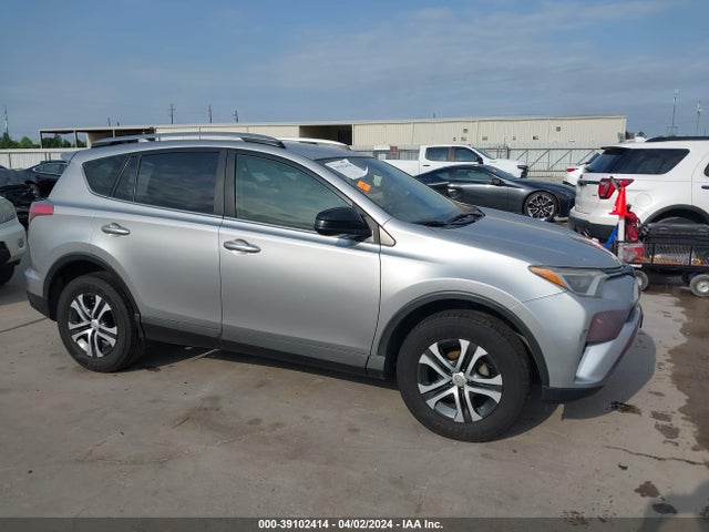 Toyota RAV4 LE 2018 JTMZFREV0JJ212231 Image 13