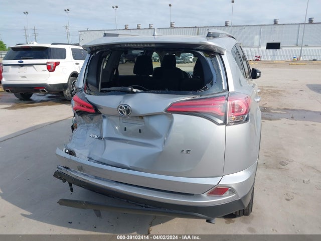 Toyota RAV4 LE 2018 JTMZFREV0JJ212231 Image 16