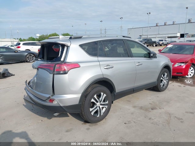 Toyota RAV4 LE 2018 JTMZFREV0JJ212231 Image 4