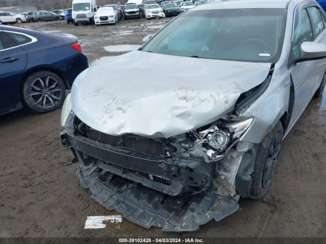 4T1BD1FK1GU194726 Toyota Camry Hybrid Le