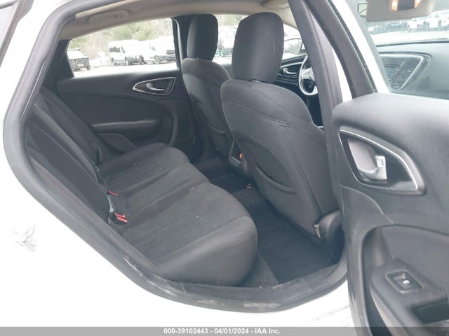 1C3CCCAB0GN131355 Chrysler 200 Limited