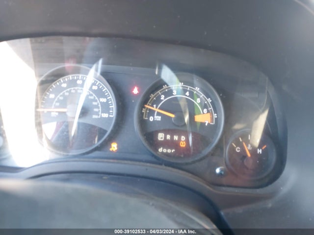 1C4NJCBA0FD104581 Jeep Compass Sport