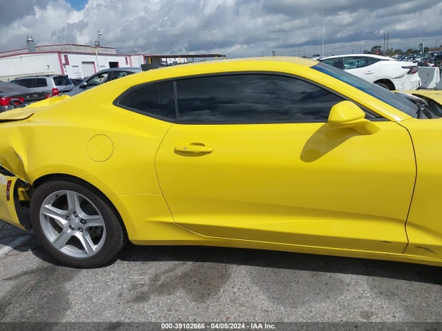 Chevrolet Camaro 1lt 2018 1G1FB1RX7J0122018 Image 13
