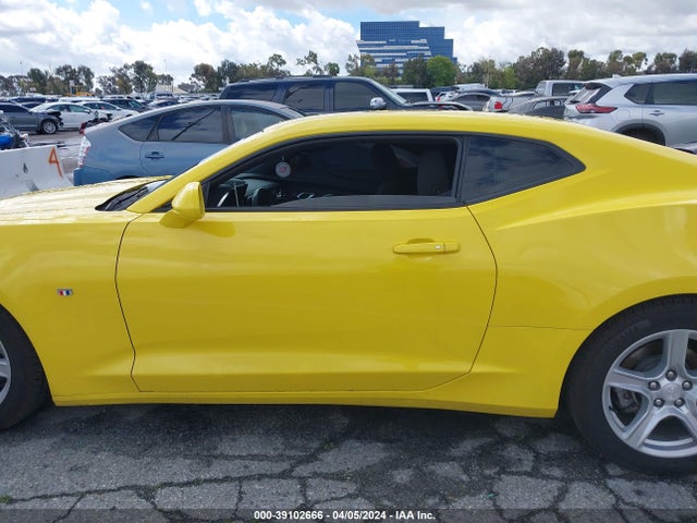 Chevrolet Camaro 1lt 2018 1G1FB1RX7J0122018 Image 14