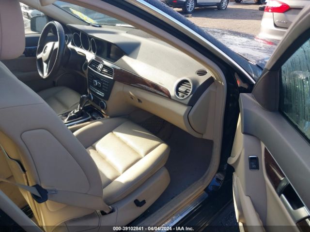 WDDGF8AB2EA931893 Mercedes-Benz C 300 Luxury 4matic/sport 4matic