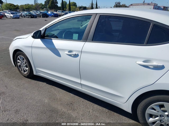 Hyundai ELANTRA SE 2019 5NPD74LF5KH462032 Image 14