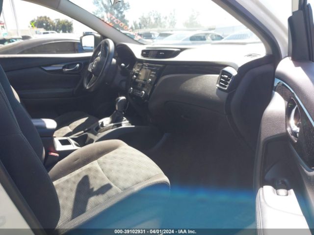 JN1BJ1CP5HW002164 Nissan Rogue Sport Sv
