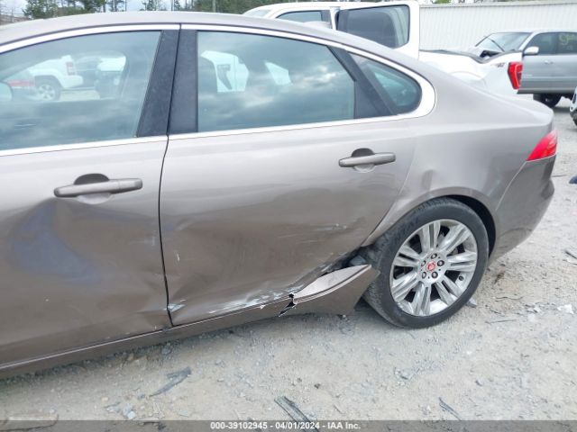 SAJBD4BV4HCY35155 Jaguar Xf 35t Premium