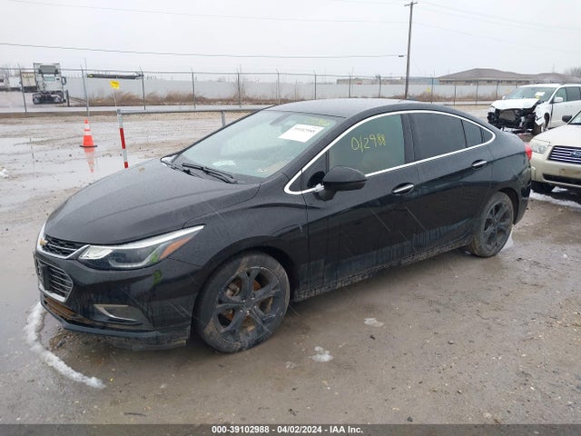 Chevrolet Cruze Premier Auto 2018 1G1BF5SM7J7144120 Image 2