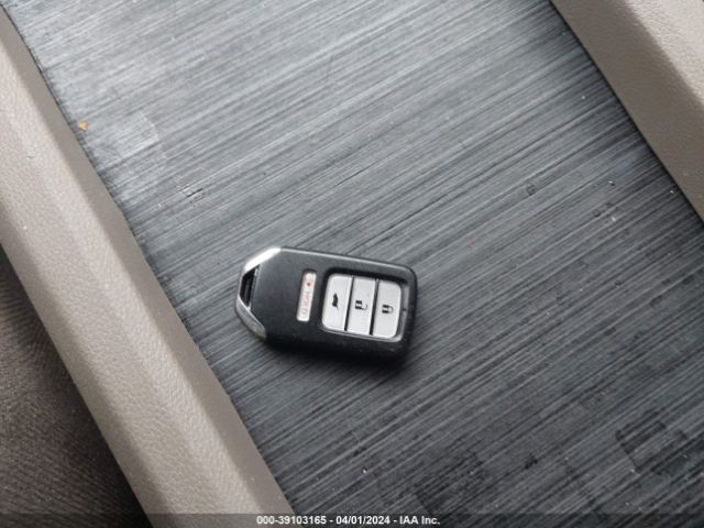 5FNYF5H1XHB027988 Honda PILOT LX