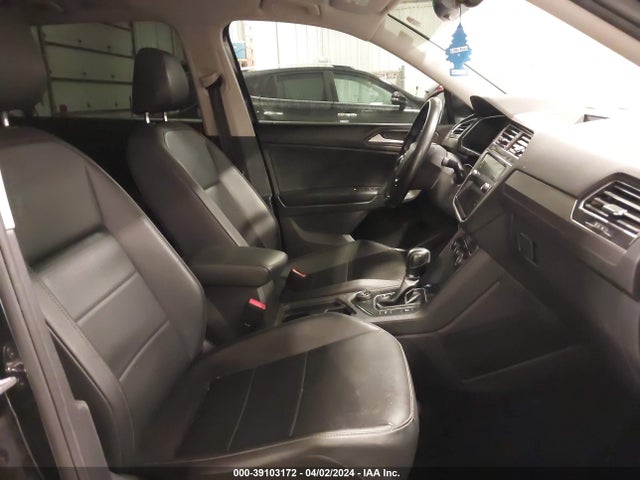 3VV2B7AX9KM059881 Volkswagen Tiguan 2.0t Se/2.0t Sel/2.0t Sel R-line/2.0t Sel R-line Black