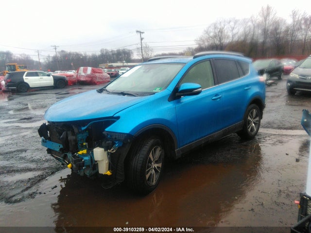 Toyota Rav4 Xle 2018 JTMRFREV3JJ723559 Image 2
