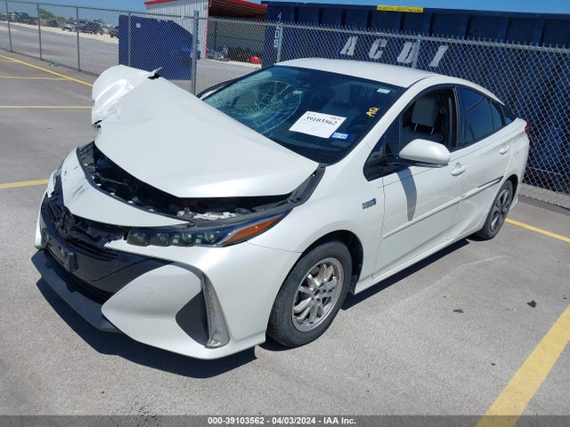 Toyota Prius Prime Premium 2018 JTDKARFP5J3094861 Image 2