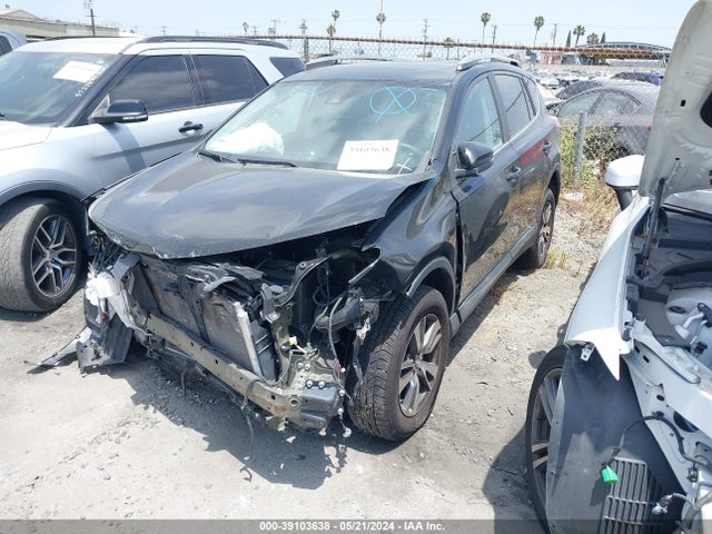 Toyota Rav4 Xle 2018 2T3WFREV3JW429065 Image 2