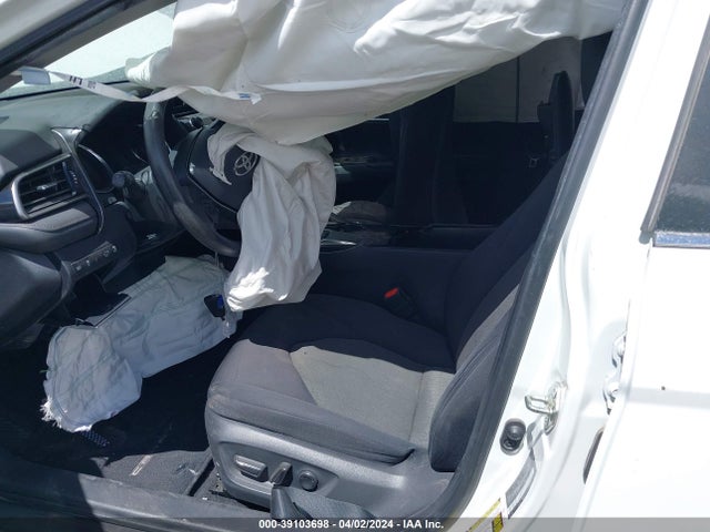 Toyota CAMRY LE 2020 4T1C11AK2LU369550 Image 5