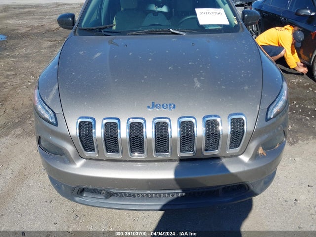 1C4PJLAB5HW549831 Jeep Cherokee Sport Fwd