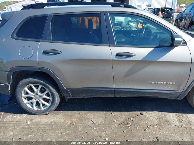1C4PJLAB5HW549831 Jeep Cherokee Sport Fwd