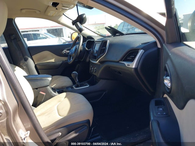 1C4PJLAB5HW549831 Jeep Cherokee Sport Fwd