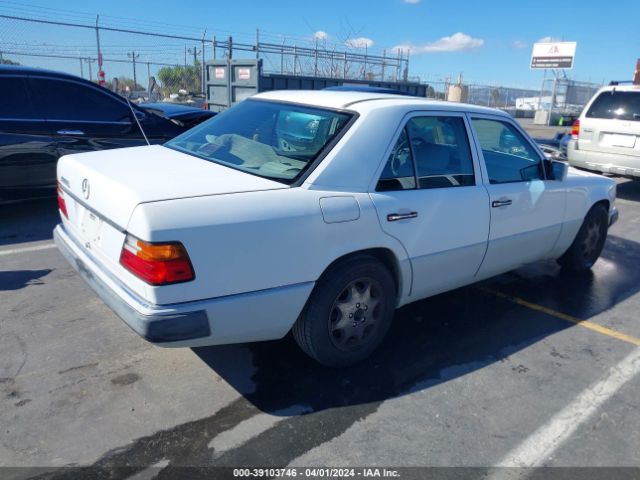 1992 MERCEDES-BENZ 400 WDBEA34E8NB755384 Photo 3