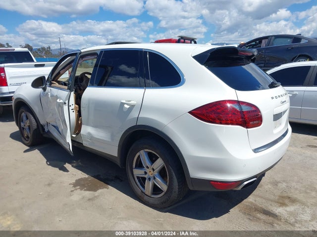 2012 PORSCHE CAYENNE WP1AA2A29CLA04921 Photo 2