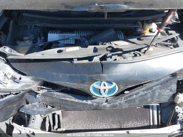 Toyota Prius V Three 2017 JTDZN3EU0HJ060226 Image 10