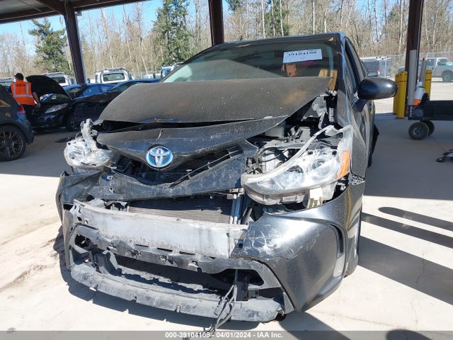 Toyota Prius V Three 2017 JTDZN3EU0HJ060226 Image 13