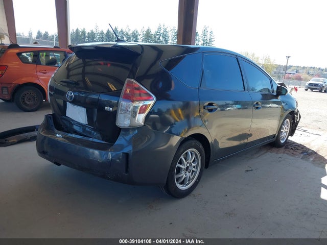 Toyota Prius V Three 2017 JTDZN3EU0HJ060226 Image 4