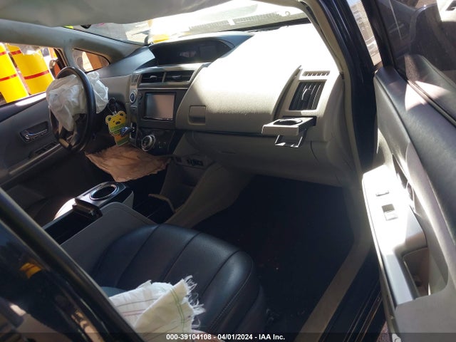 Toyota Prius V Three 2017 JTDZN3EU0HJ060226 Image 5