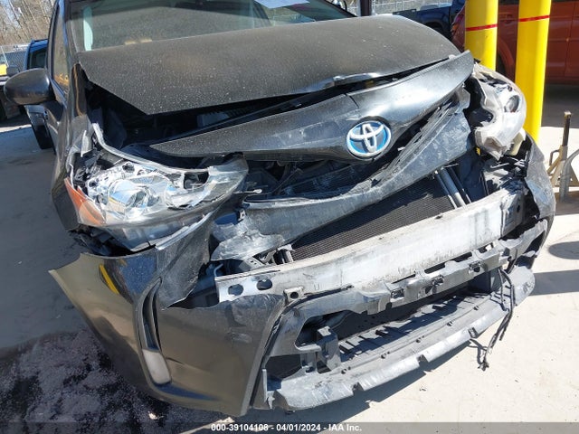 Toyota Prius V Three 2017 JTDZN3EU0HJ060226 Image 6