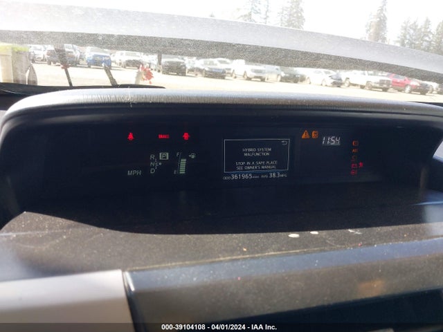 Toyota Prius V Three 2017 JTDZN3EU0HJ060226 Image 7