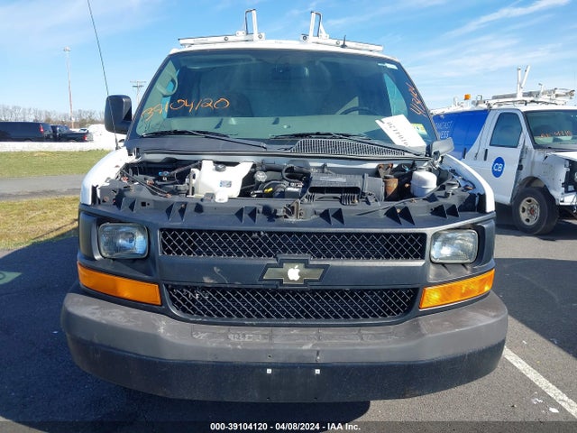 Chevrolet Express 2500 Work Van 2015 1GCWGFCF8F1166990 Image 12