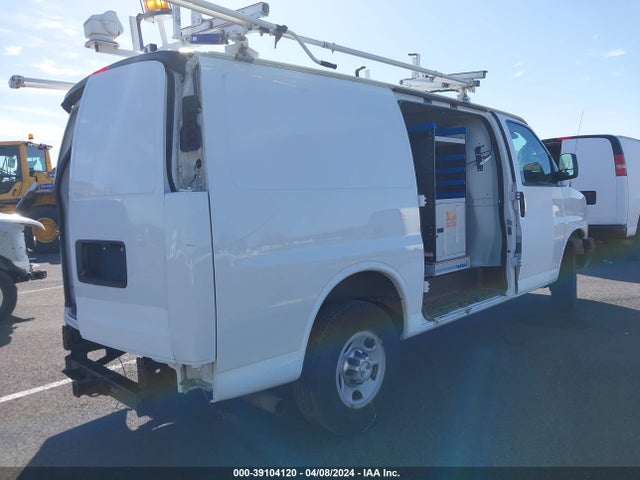 Chevrolet Express 2500 Work Van 2015 1GCWGFCF8F1166990 Image 4