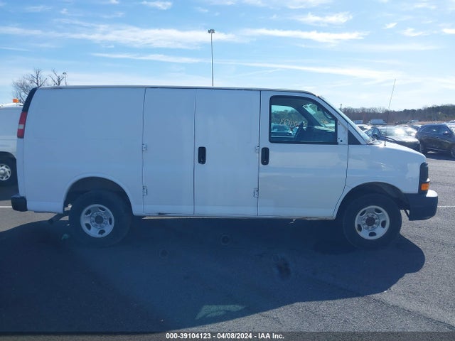 Chevrolet Express 2500 Work Van 2015 1GCWGFCF4F1158224 Image 13