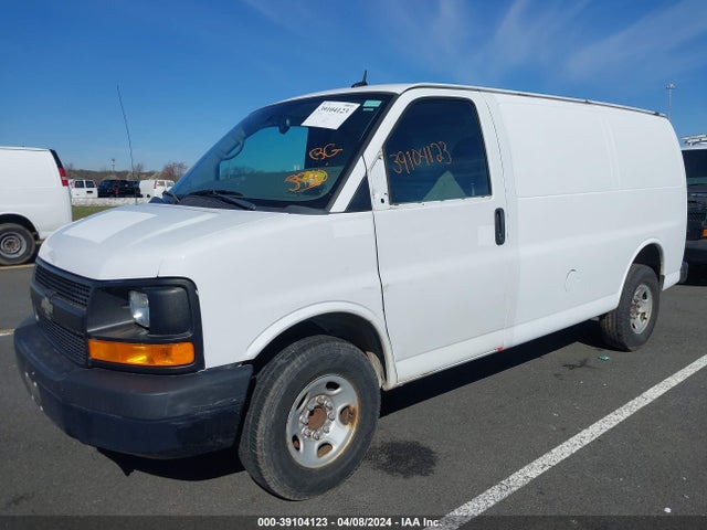 Chevrolet Express 2500 Work Van 2015 1GCWGFCF4F1158224 Image 2