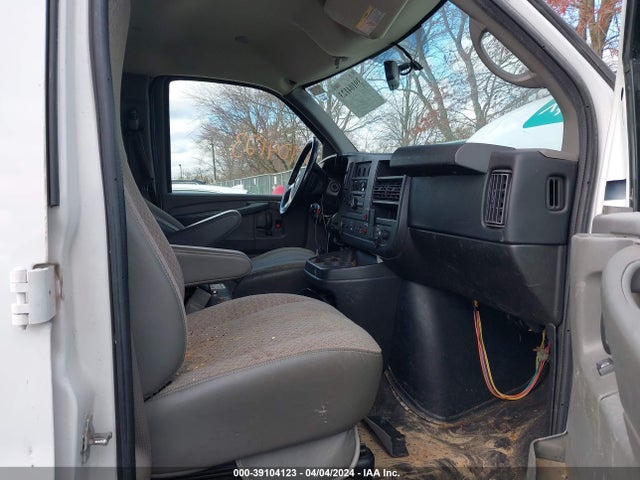 Chevrolet Express 2500 Work Van 2015 1GCWGFCF4F1158224 Image 5